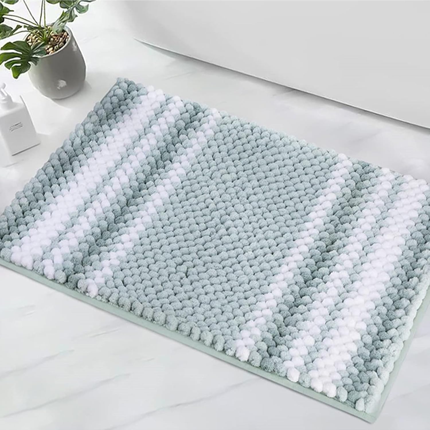 Luxurious Chenille Bath Mat – Softness Meets Style!