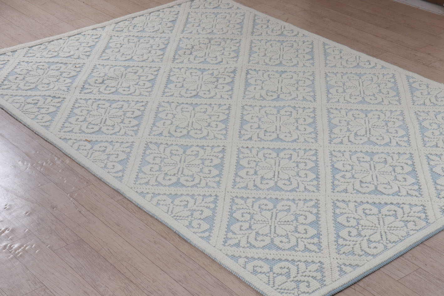 Handwoven rug - Image 4