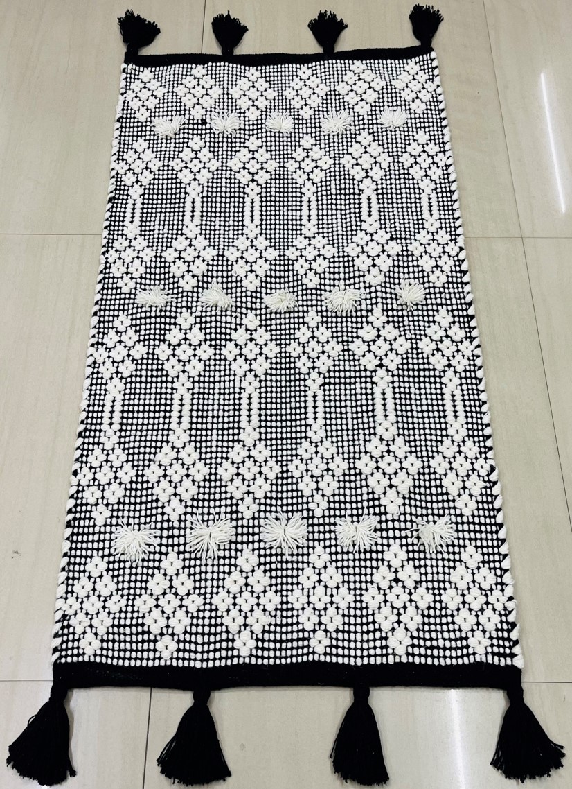 Handwoven Woollen Rug with tassels